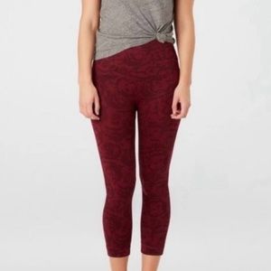 Spanx Size M Look At Me Now Crop Dark Rose Pattern Leggings 014